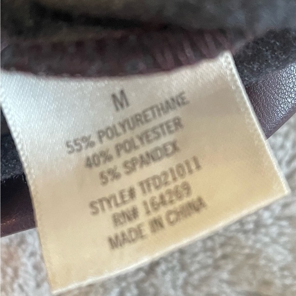 ALYA Evan Leggings - Picture 9 of 9